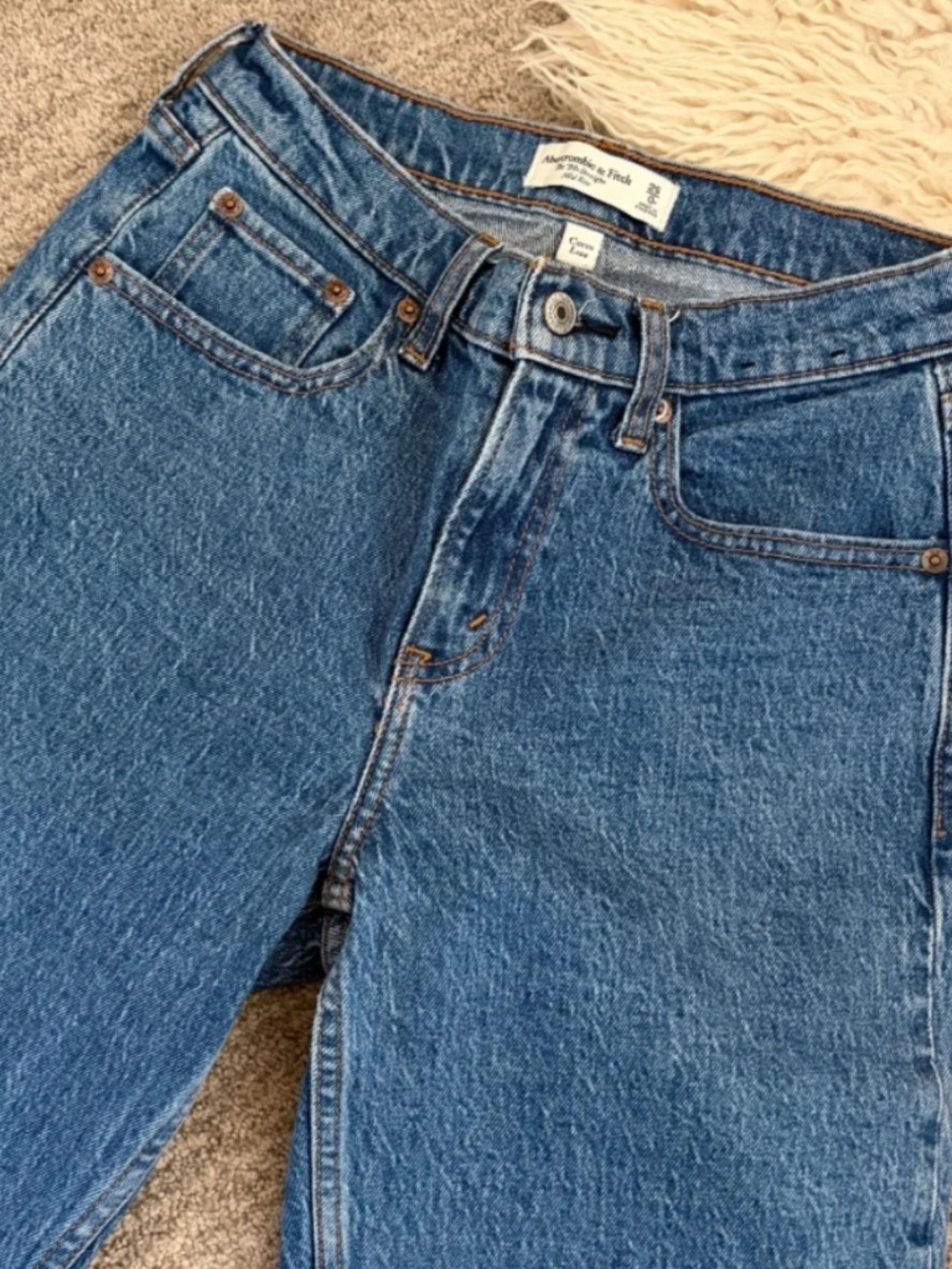 Abercrombie and Fitch the 90's straight high rise jeans